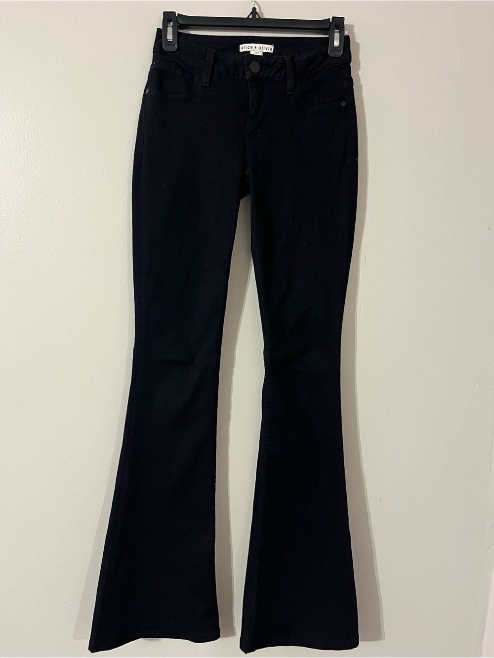 Alice and Olivia Black Flare Leg Jeans 
Sz 24- Like New Condition